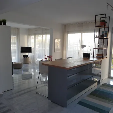 Apartmanhotel Agence Du Tanit Mas De Tanit Juan-les-Pins